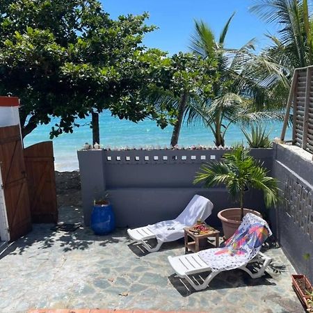 Maison Marouka Sur La Plage Du Diamant Le Diamant Exterior foto